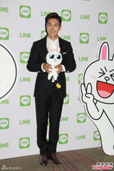 组图：崔始源自认无女友 以幽默化解尴尬