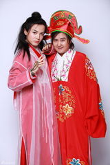 组图：大咖秀谢娜饰茜茜公主 沈凌变紫霞仙子