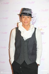 高清图：吴卓羲避谈张馨予 再与徐子珊情侣档代言