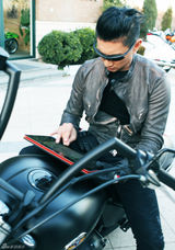 组图：吴奇隆型男亮相首期《明星Do In Style》