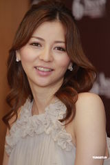 组图：倪妮出席传媒招待会 日本女星香里奈欲变打女