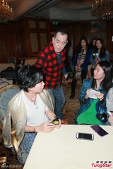 组图：伍咏薇拒谈丈夫旧爱 感谢袁咏仪