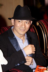 幻灯图集：《未来警察》首映 徐娇人小鬼大反问记者