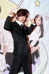 高清组图：韩组合MBLAQ携仨宝宝亮相真人秀节目宣传