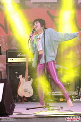 组图：何超仪称与何超云不熟 拒谈对方情变传闻