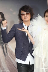 组图：飞与阿沁宣布分手时间敏感  否认为发片宣传 