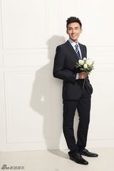 组图：张铎时尚写真笑容温暖展熟男魅力