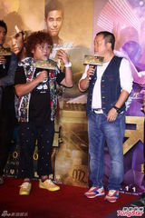 组图：周杰伦《天台》邀曾志伟纳豆柯有伦宣传