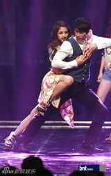 组图：神话合体回归夺《Countdown》冠军风采依旧