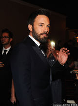 组图：本-阿弗莱克亮相红毯气宇非凡