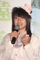 组图：许雅涵吴佩珊携手出辑 为世界环保日献声