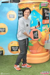 组图：郑伊健恭喜林嘉欣再得千金 暂无心生子