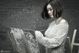 组图：刘芸黑白写真复古造型尽显文艺