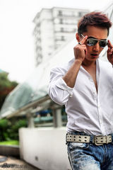 组图：元博街拍写真变身潮男帅气逼人