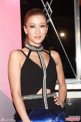 组图：谢婷婷不知遭网民围攻 不反对锋菲复合