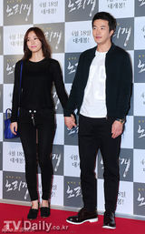 组图：韩片揭秘娱圈潜规则 权相佑夫妇牵手助阵