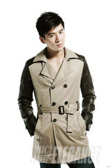 组图：魏千翔冷调写真出炉 黑白质感时尚雅痞