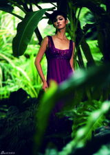 高清组图：于娜最新婚纱写真 似出水芙蓉尊贵华美