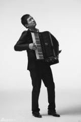 组图：郭晓冬《钢的琴》亮出乐器真把式