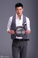 组图：宋珉宇时尚写真出炉 英俊小生帅气十足