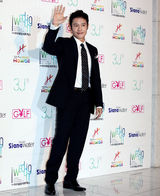 组图：韩星郑俊浩的婚礼 张东健等众韩星出席力捧