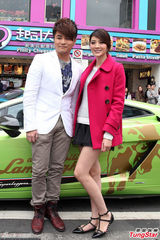 组图：吴亚馨拍吻戏调戏腼腆男 开火锅店圆梦