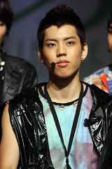 高清图：韩国新人组合‘INFINITE’出道Showcase 