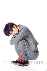 组图：王珞丹极致双面写真 演绎率性与柔美