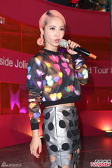 高清组图：蔡依林桃心装为新碟庆功 示范钢管舞