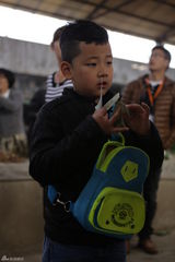 组图：《爸爸去哪儿》难度升级 小朋友独立买菜