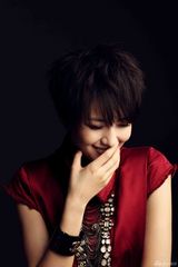 高清图：高圆圆最新冬日写真 华服下散发清雅气息