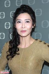 组图：叶玉卿拍戏住宿自理 力挺好友吴绮莉