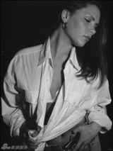 幻灯图集：维多利亚18岁清纯写真 胸部只有A罩杯