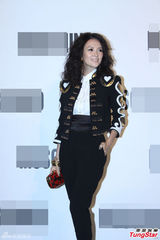 组图：章子怡卷发造型亮相活动