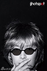 《大周末》封面致敬经典 海清黄义达扮时尚先锋(图)