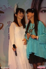 组图：孟庭苇新专辑唱新民歌 白衣天使裙玉女范