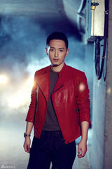 组图：《风影》李卓霖红衣雅痞目光如炬