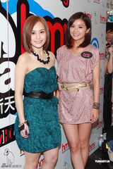 组图：Twins显熟女妩媚气质 阿娇称不想找男友