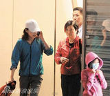 组图：张学友一家四口亮相 12岁大女张瑶华曝光