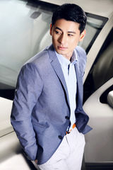 组图：钱泳辰初夏写真魅力多变