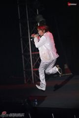 高清组图：李准基杭州火爆开唱 个性十足High翻全场