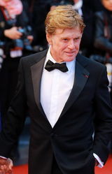 组图：《一无所有》首映 女星豪放秀美乳蛮腰