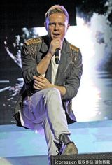 组图：西城男孩英国告别巡演 深情放歌魅力不减