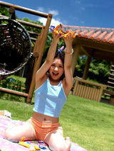 组图：人气AV女星朝美穗香将做人妻 百张美图回顾