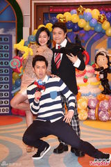 组图：小S被问胖达人千万转让 快闪避谈