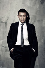 组图：聂远封面大片曝光 尽显硬朗绅士魅力