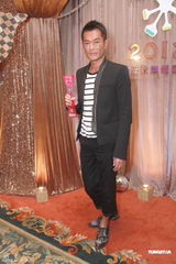 组图：郑伊健古天乐比拼帅气