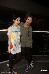 组图：容祖儿沪上庆生 Twins现身祝贺