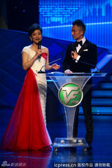 组图：第18届白玉兰奖现场 黄海波小宋佳夺帝后