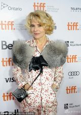 组图：《美好的时光》首映 阿尔丹搭貂皮显贵气